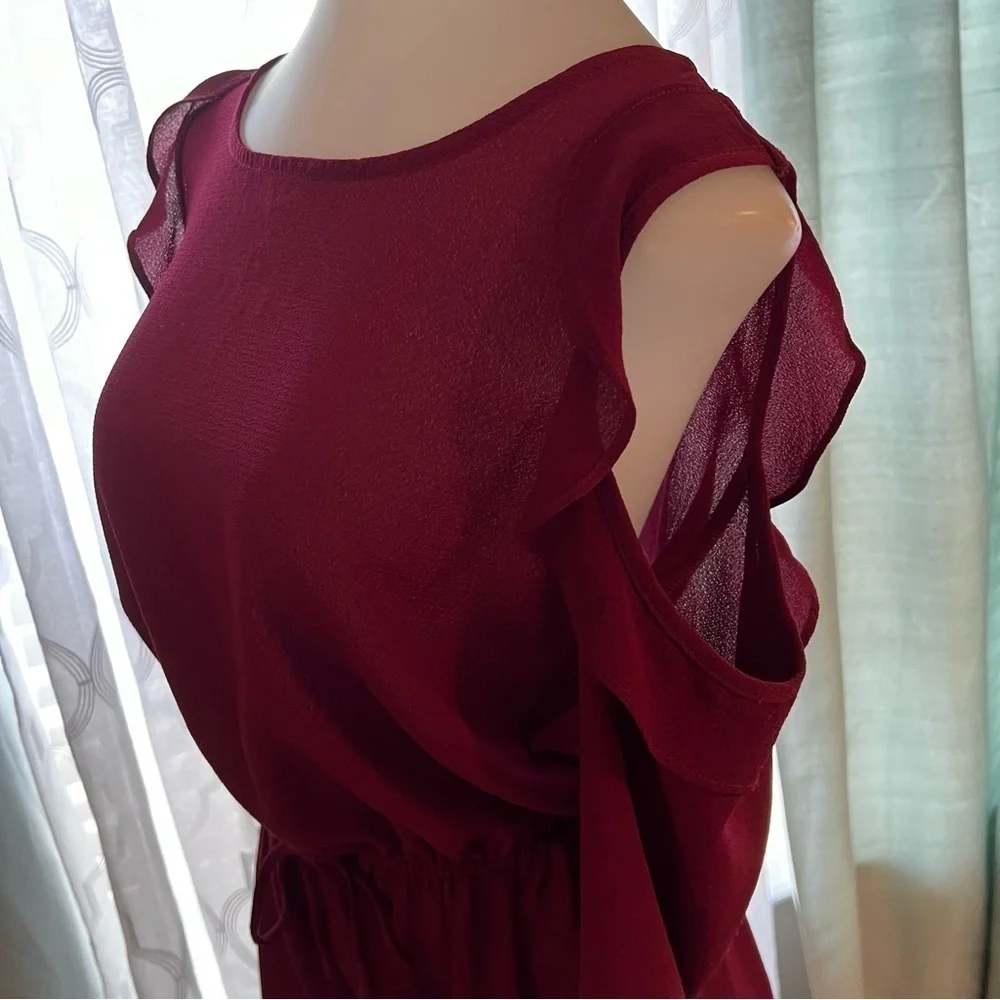 BEBOP Maroon Cold Shoulder Ruffles XS Elastic Waist Short Romper Crape Buttons
